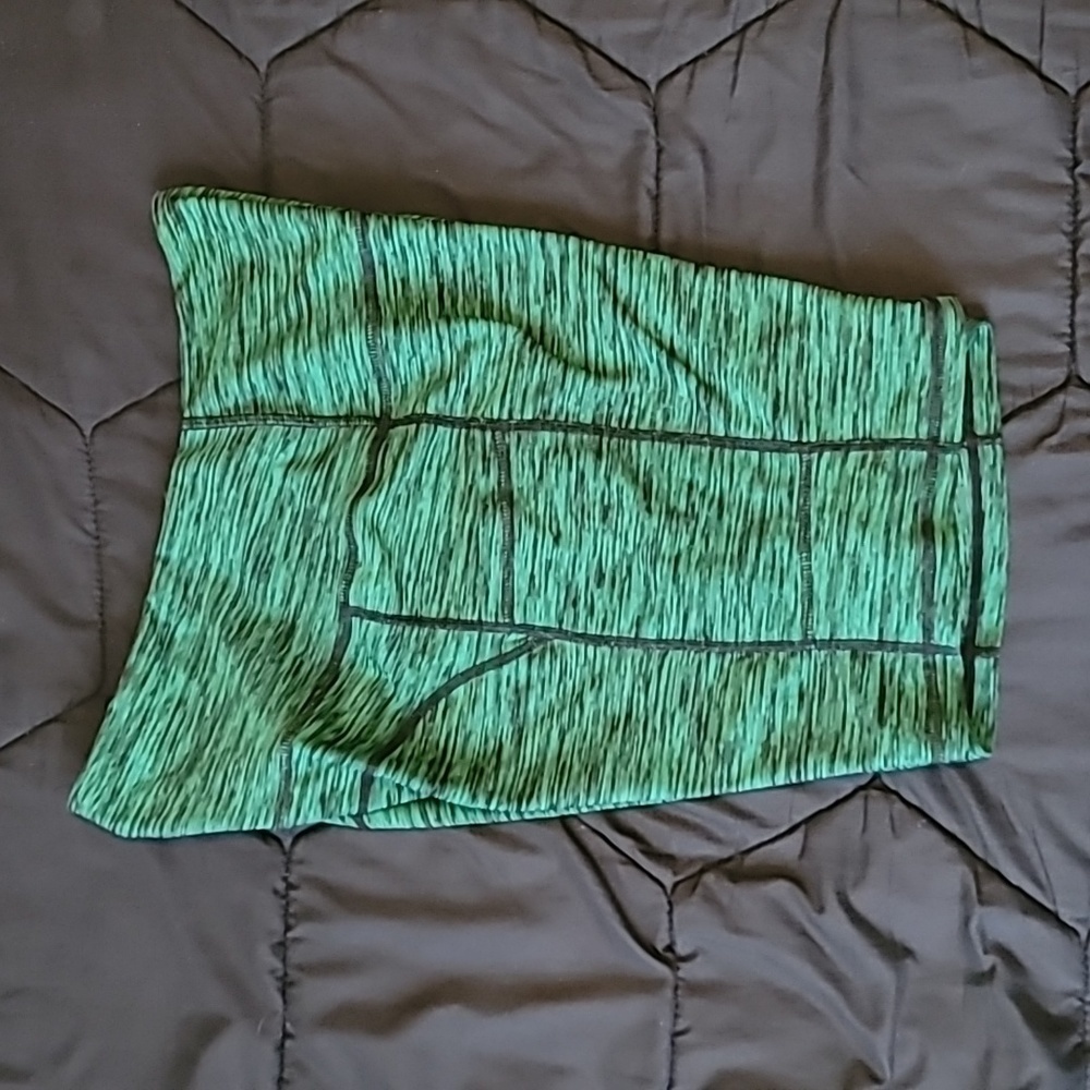 Green biking shorts - Picture 4 of 4